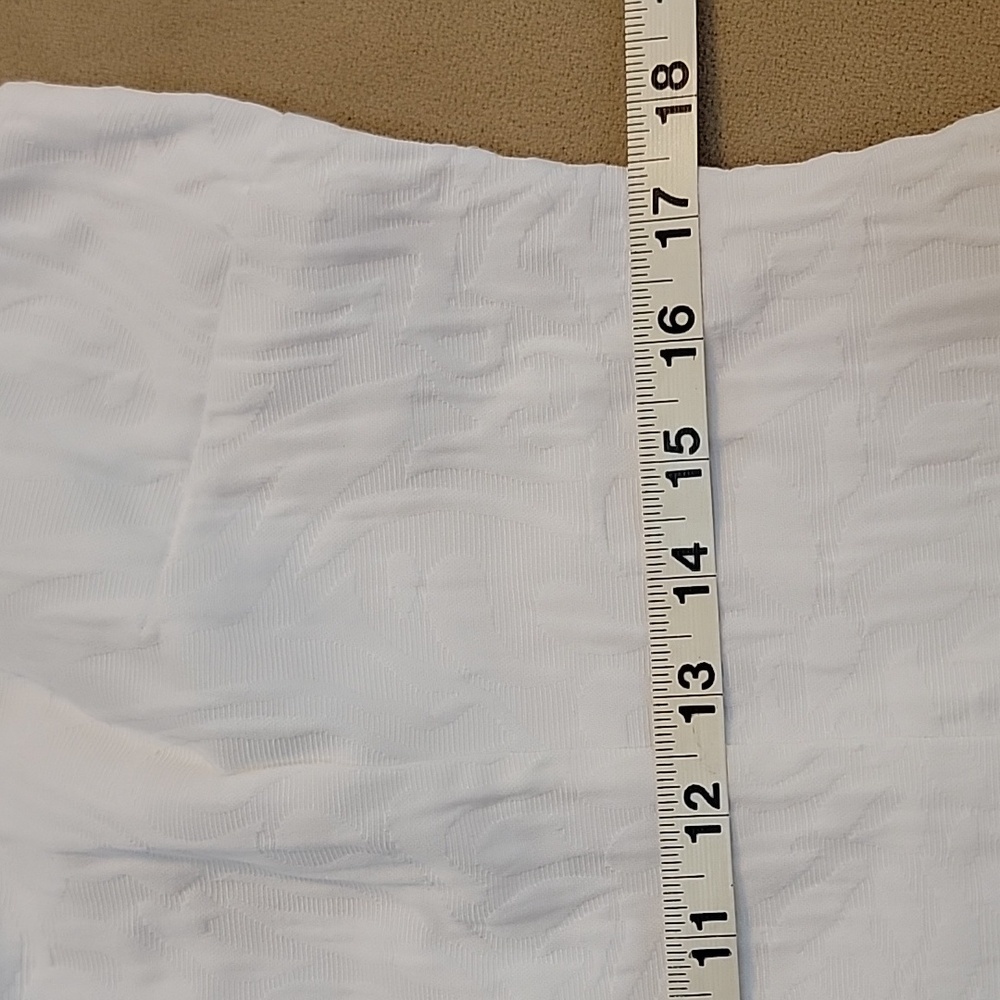 Studio I White Sleeveless Sheath Dress with Beading Size 14 EUC - Picture 9 of 12